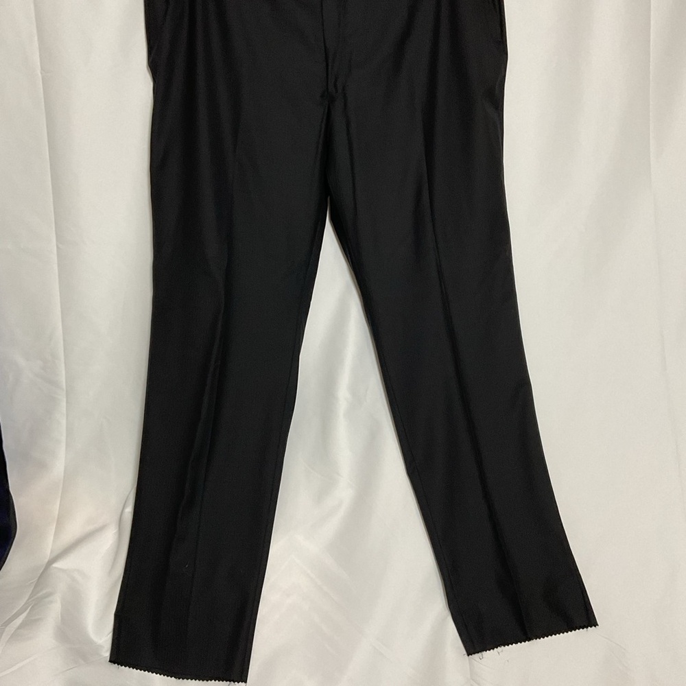 Joseph Abboud Men’s Classic Fit Wool Blend Black Dress Pants. Size: 48S/48R.